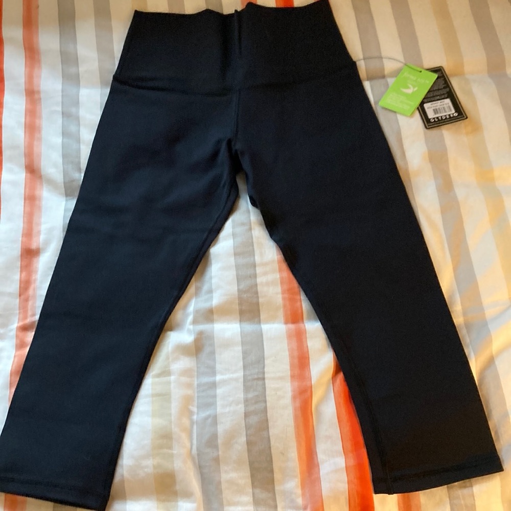 High waist high power crop leggings.